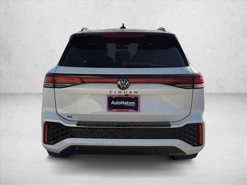New 2026 Volkswagen Tiguan SE R-Line image 8