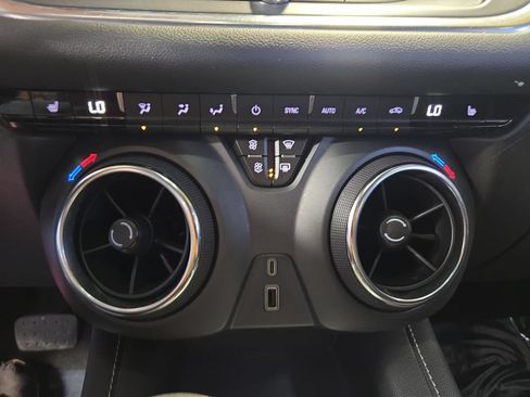 Used 2025 Chevrolet Blazer LT AWD/4WD image 25