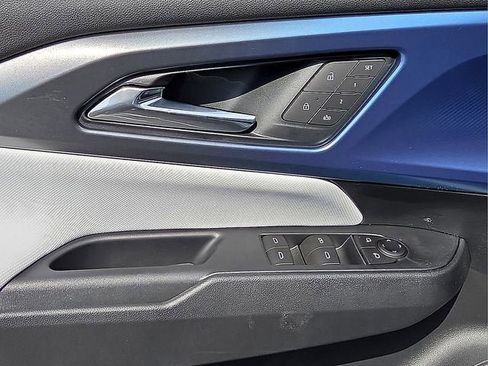 New 2025 Chevrolet Equinox EV LT w/ Active Safety Package 3 FWD image 15