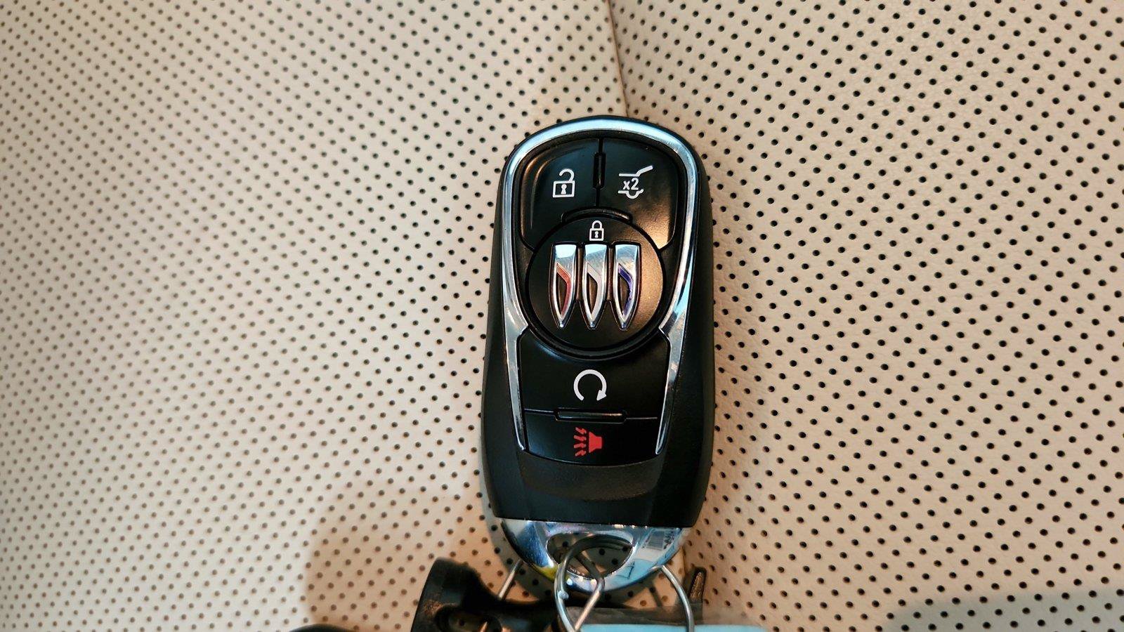 Used 2025 Buick Encore GX Avenir w/ Avenir Technology Package AWD/4WD image 31