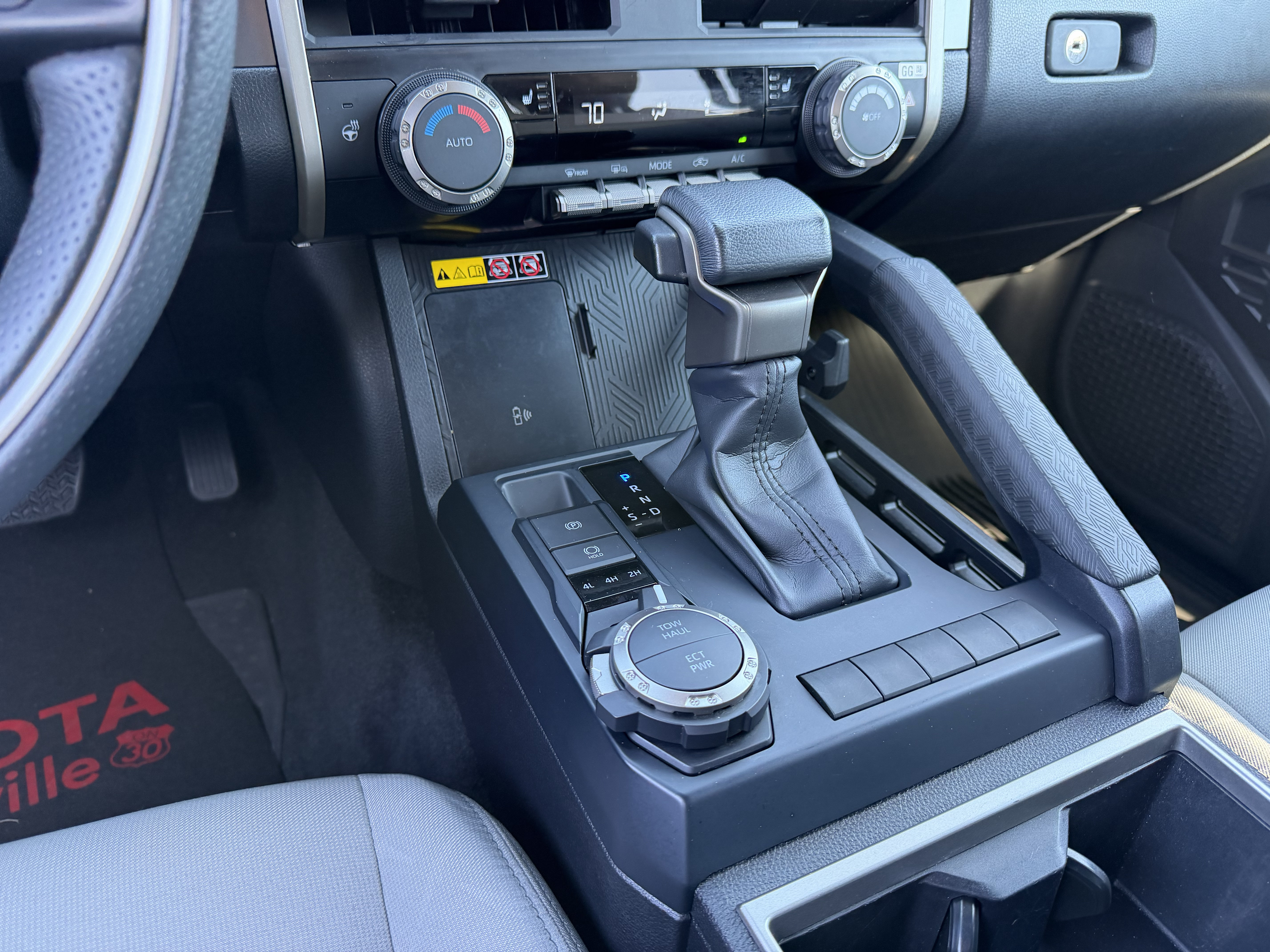 Certified 2025 Toyota Tacoma SR5 AWD/4WD image 18