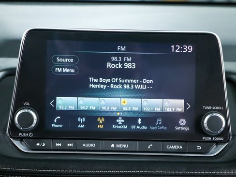 Used 2024 Nissan Rogue SV FWD image 19