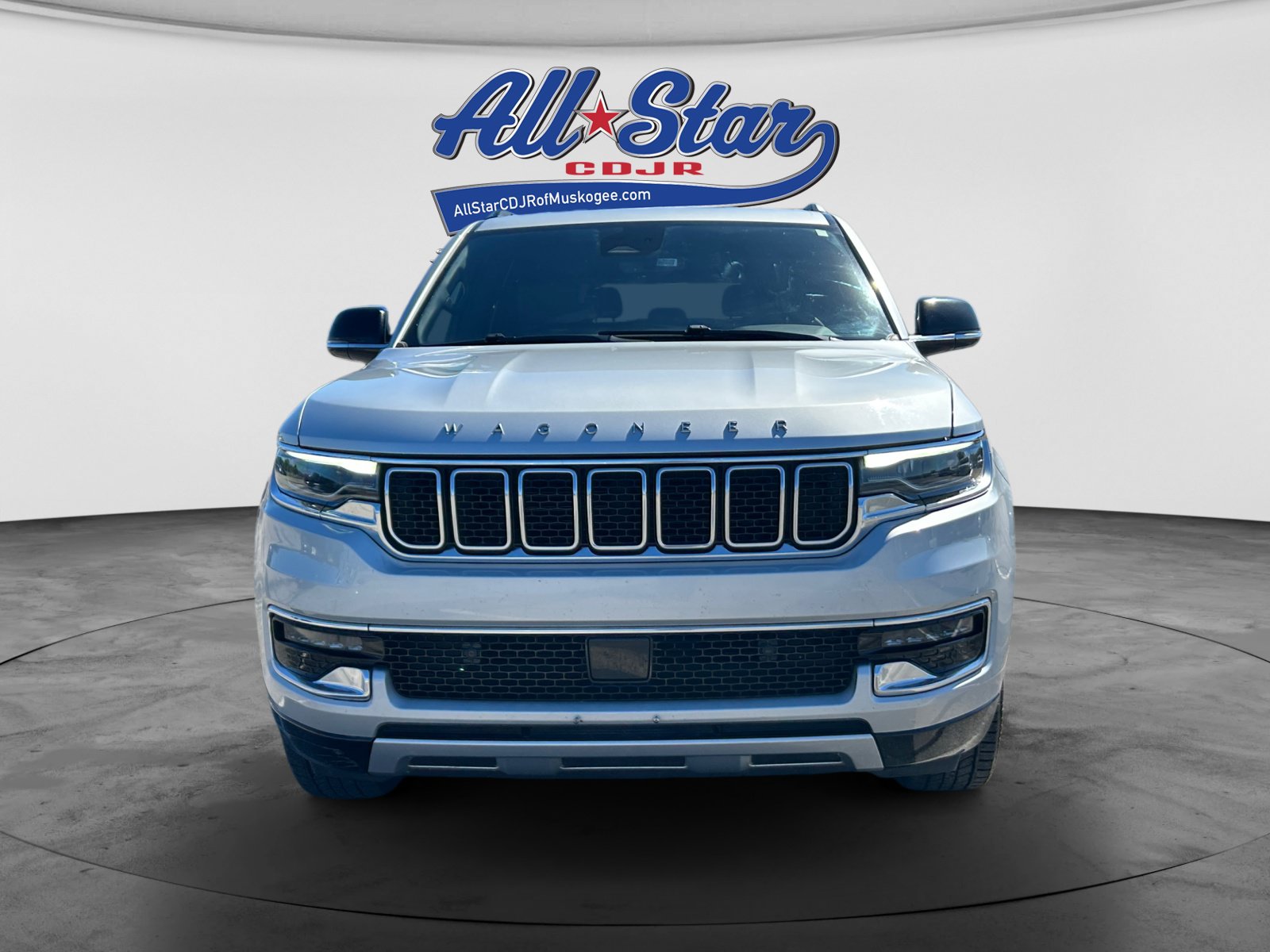 Used 2024 Jeep Wagoneer L Series II w/ Flexible Seating Group RWD image 2