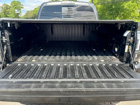 Used 2019 Toyota Tacoma TRD Sport w/ Technology Package AWD/4WD image 27