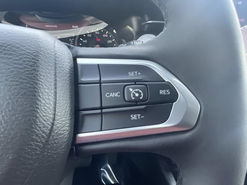 Used 2023 Jeep Compass Latitude AWD/4WD image 23