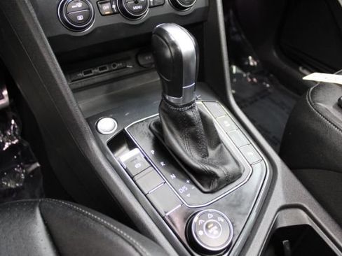 Used 2019 Volkswagen Tiguan SEL Premium R-Line AWD/4WD image 16