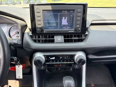 Used 2022 Toyota RAV4 LE AWD/4WD image 25