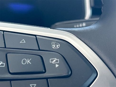 New 2026 Volkswagen Taos SE image 22