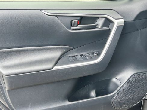 Used 2024 Toyota RAV4 LE AWD/4WD image 24