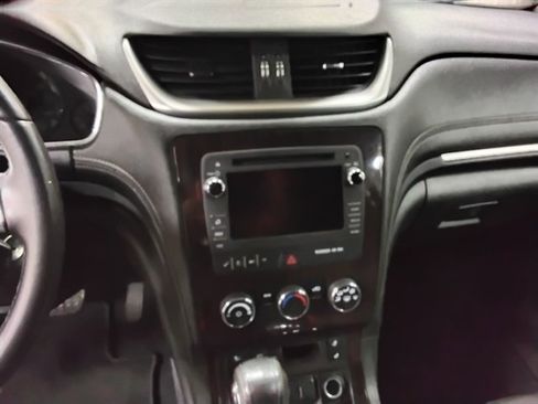 Used 2017 Chevrolet Traverse LT w/ Style and Technology Package AWD/4WD image 12