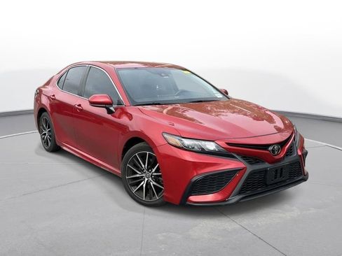 Used 2021 Toyota Camry SE image 4