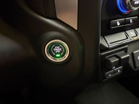 Used 2020 GMC Sierra 1500 SLE w/ SLE Value Package AWD/4WD image 38