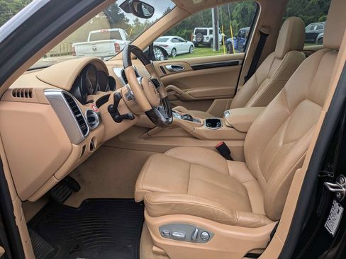 Used 2016 Porsche Cayenne AWD/4WD image 20
