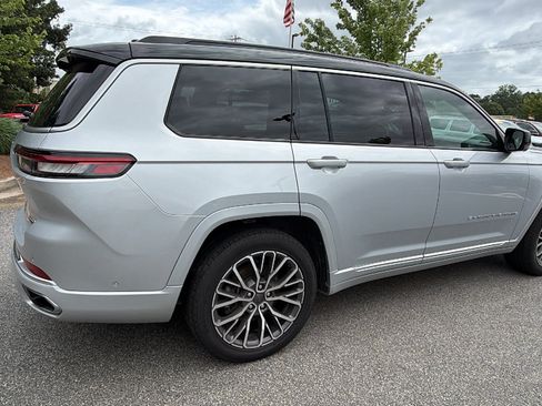 Certified 2025 Jeep Grand Cherokee L Summit AWD/4WD image 8