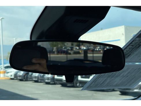 Used 2022 Chevrolet Equinox LT FWD image 24