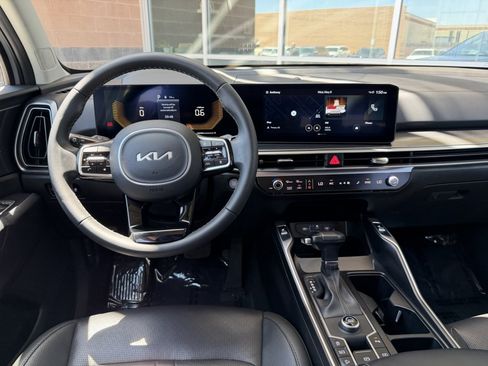 Used 2025 Kia Sorento S w/ Panoramic Sunroof Package FWD image 16