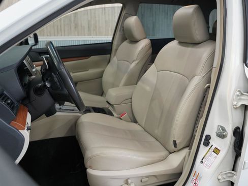 Used 2013 Subaru Outback 2.5i Limited w/ Moonroof Pkg AWD/4WD image 26