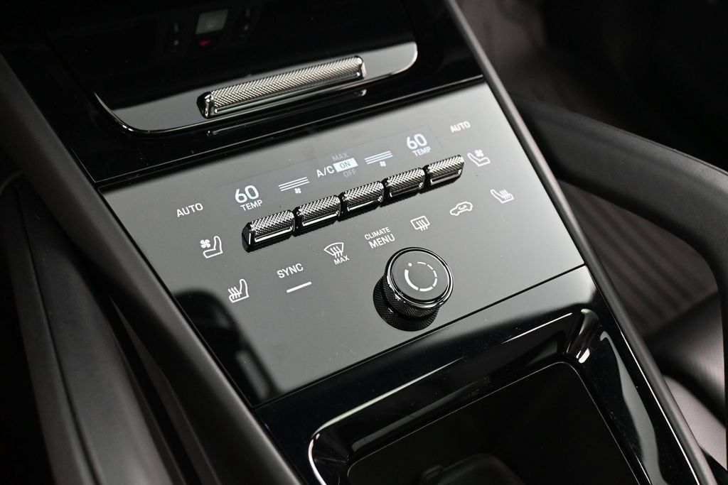 Certified 2025 Porsche Cayenne GTS AWD/4WD image 23