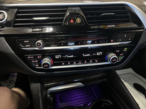 Used 2018 BMW 530e RWD image 19