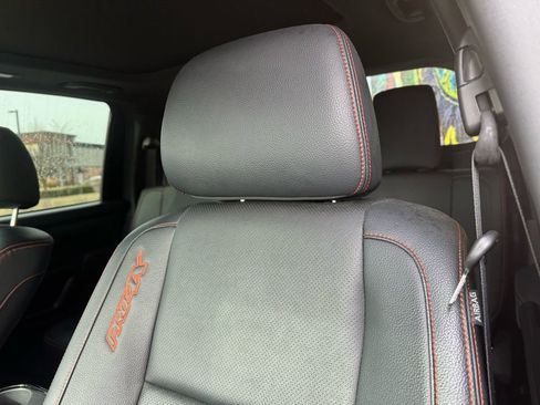 Used 2024 Nissan Titan PRO-4X w/ Pro-4x Convenience Package image 11