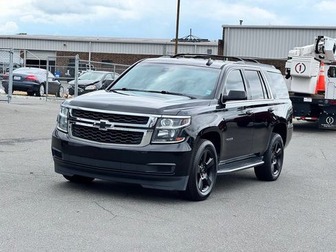 Used 2018 Chevrolet Tahoe LT RWD image 2
