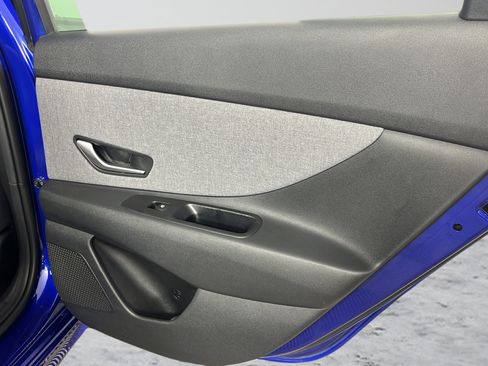 Used 2023 Hyundai Elantra Limited FWD image 30