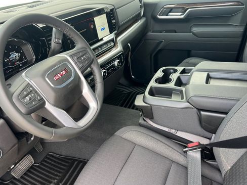 Used 2025 GMC Sierra 1500 Elevation image 7