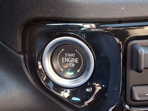 Used 2023 Chevrolet Silverado 1500 ZR2 w/ Technology Package image 23