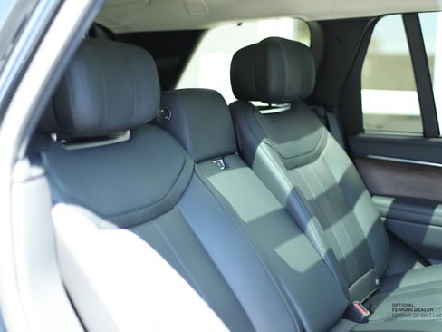 Used 2025 Land Rover Range Rover Autobiography image 25