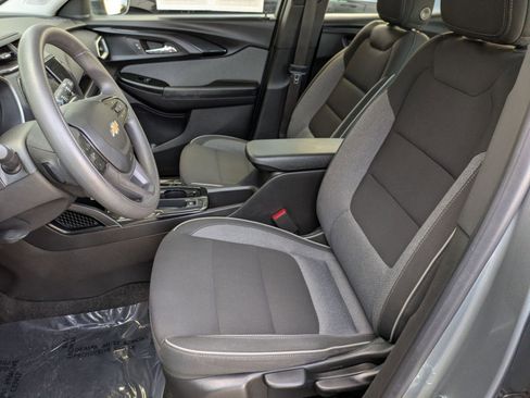 Used 2023 Chevrolet TrailBlazer LS FWD image 21