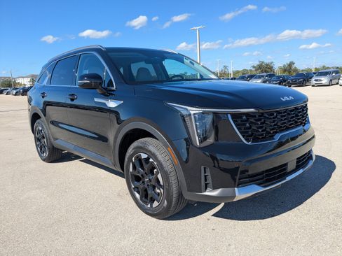 Certified 2025 Kia Sorento S image 36