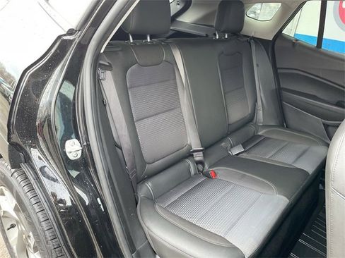Certified 2025 Chevrolet Trax LT w/ LT Convenience Package image 24