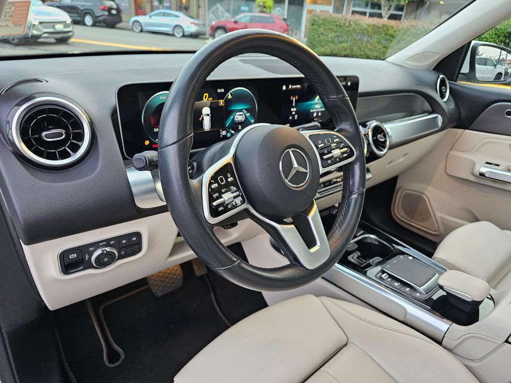 Used 2021 Mercedes-Benz GLB 250 4MATIC image 25