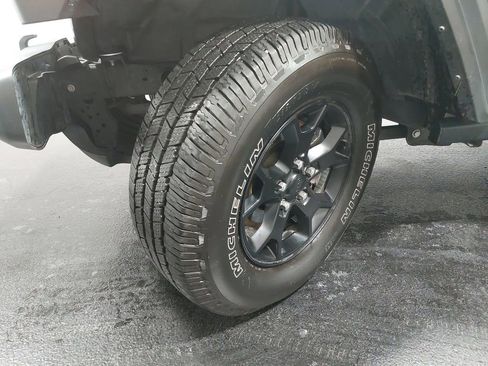 Used 2022 Jeep Wrangler Unlimited Sport AWD/4WD image 31