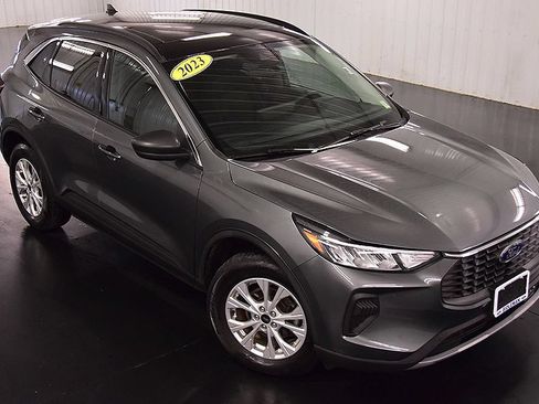 Used 2023 Ford Escape Active w/ Tech Pack #1 AWD/4WD image 11