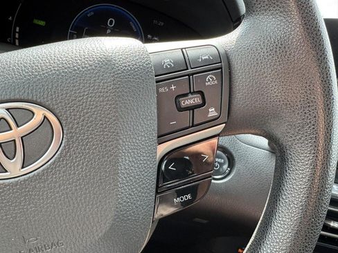 Used 2025 Toyota Camry LE FWD image 19