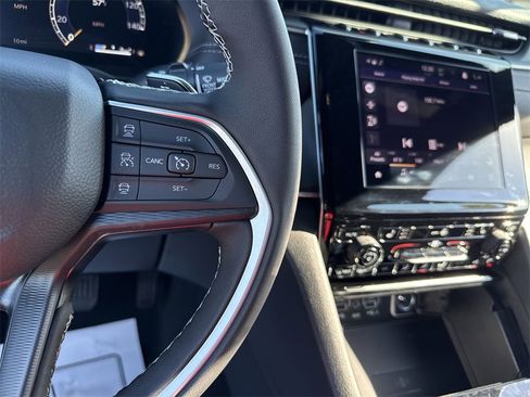 New 2025 Jeep Grand Cherokee Laredo X image 14