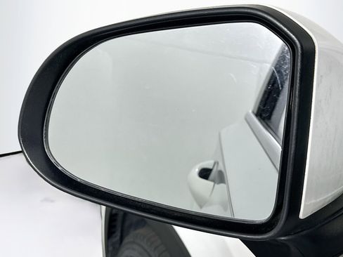 Used 2020 Hyundai Santa Fe SE FWD image 16