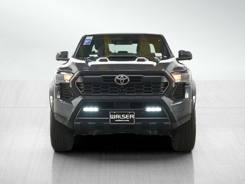 Used 2024 Toyota Tacoma TRD Sport w/ TRD Sport Premium Package AWD/4WD image 8