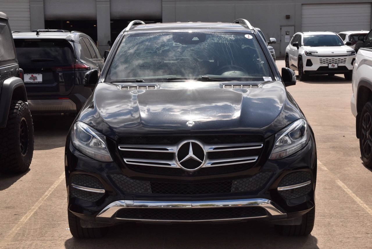 Used 2019 Mercedes-Benz GLE 400 4MATIC image 3