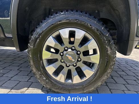 Used 2022 Chevrolet Silverado 2500 LT w/ Convenience Package AWD/4WD image 11