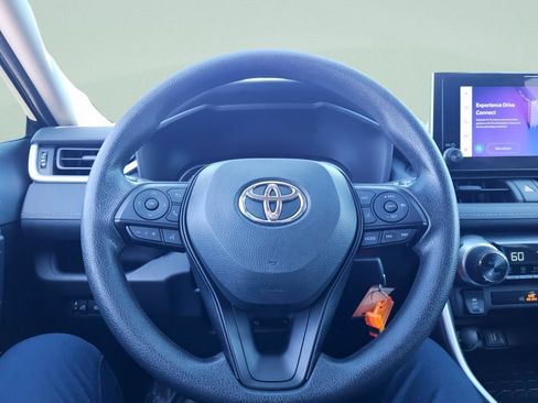 Used 2025 Toyota RAV4 LE AWD/4WD image 28