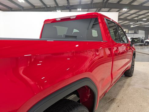 Used 2025 GMC Sierra 1500 Elevation image 3