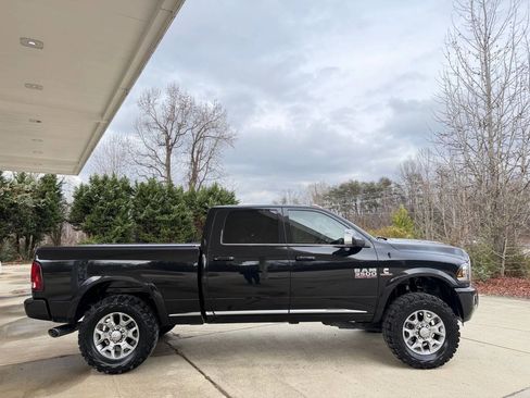 Used 2018 RAM 3500 Laramie Longhorn image 8