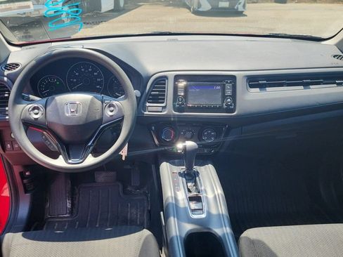 Used 2018 Honda HR-V LX image 9