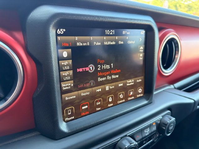 Used 2022 Jeep Gladiator Rubicon w/ LED Lighting Group AWD/4WD image 22