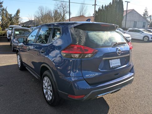 Used 2017 Nissan Rogue S image 3