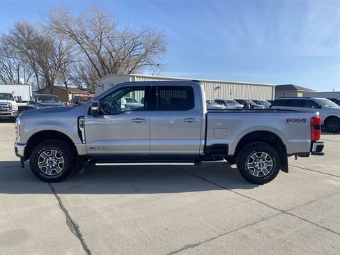 Used 2023 Ford F350 Lariat image 17
