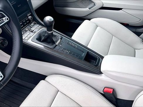 Used 2025 Porsche 718 Cayman S RWD image 15