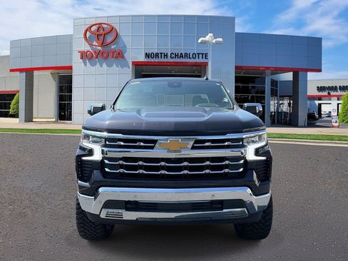 Used 2022 Chevrolet Silverado 1500 LTZ AWD/4WD image 3